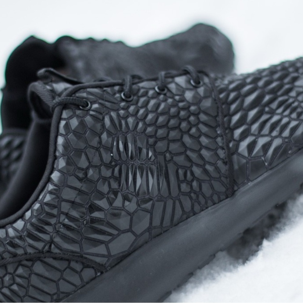 NIKE Roshe One DMB “Triple Black” Women’s Sneakers Size 8 – Rare Edition - Picture 2 of 8